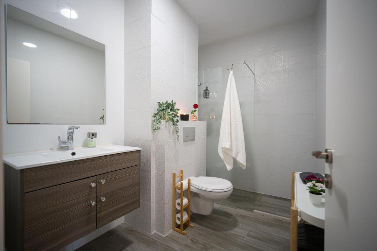 Harav Kuk Modern Apartment By Nimizz Jerusalem Ngoại thất bức ảnh